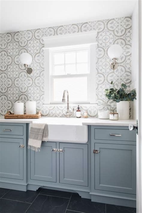Designed by the canadian interior designer sarah gallop design inc. 25 Blue And Grey Kitchen Designs That Inspire - DigsDigs