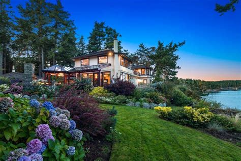 Private Waterfront Estate British Columbia Luxury Homes Mansions