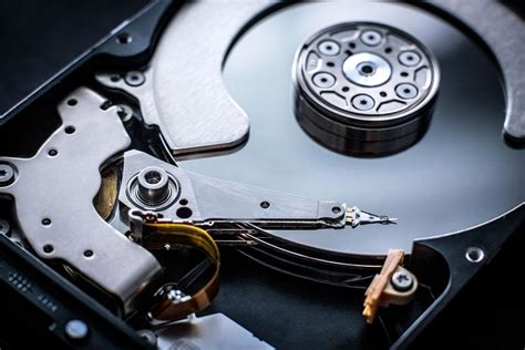 What Is The Difference Between Ssd And Hdd The Plug Hellotech