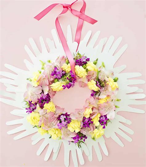 12 handprint ideas to make grandma for grandparent s day. HOW TO MAKE A HANDPRINT FLOWER WREATH