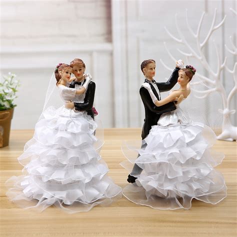 Resin Bride And Groom Wedding Cake Toppers Couple Dancing Bride And Groom Cake Topper Figurine