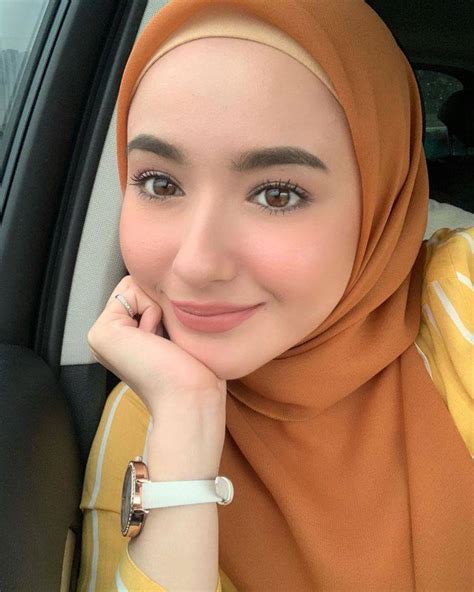 Akhirnya ku mengerti bayang kenangan kita berdua di ruang ini cintaku bertemu. Cantik Berhijab, Hannah Delisha Hanya Tunai Tanggungjawab ...