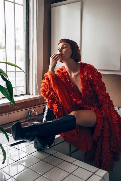 Kacy Hill For Musikexpress → Look Ad Me