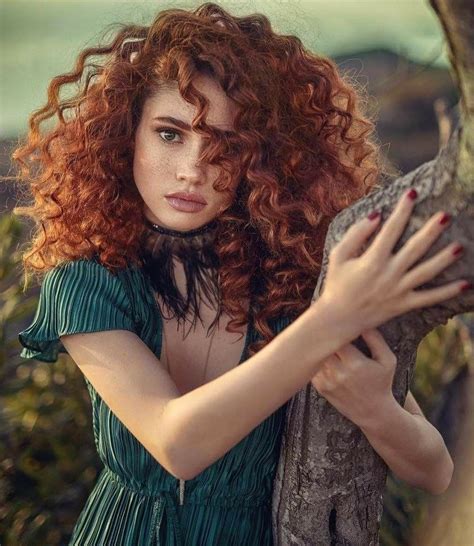 Pin By Kentucky Saddler On My One Weakness RedHeads Curly Hair Styles Beautiful Red Hair
