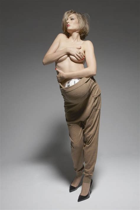Busty Blonde Leelee Sobieski Goes Topless In An Artsy Photoshoot Team Celeb