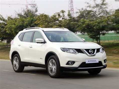 Practical interior with space for seven. 2016 Nissan X-Trail: First Drive Review - ZigWheels