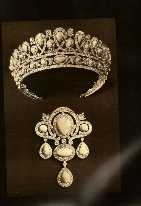 Jewels Of The Romanovs Russia Russian Royal Jewels Pinterest