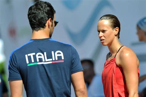 Grazie a questa intesa e ai numerosi allenamenti e sforzi, la pellegrini torna a vincere l'oro ai campionati mondiali di budapest , nel 2017, diventando così la regina dei 200 metri stile libero. Mondiali Budapest 2017 - Tutti in lacrime per Federica ...