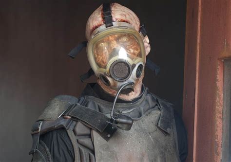 Gas Mask Zombie Walking Dead Zombie Horde Pinterest Walking Dead