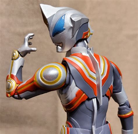 We saw orb's origin form where he doesn't use fusion forms. S.H. Figuarts Ultraman Geed Ultimate Final