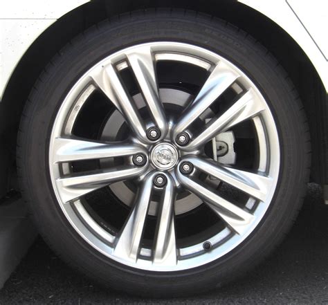 Filerear Tire And Wheel Of Nissan Fuga Type S Wikimedia Commons