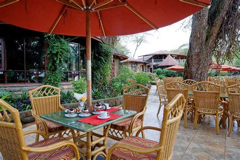 This ranges from 5 star hotels to budget hotels, self catering cottages, camp. Kenia Safari - Lodges & Camps - Naivasha: Naivasha Sopa Lodge