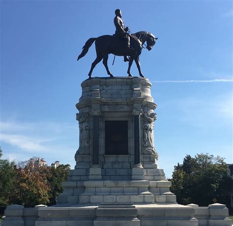 Robert E Lee Monument Avenue Richmond Virginia Civil War Arsenal