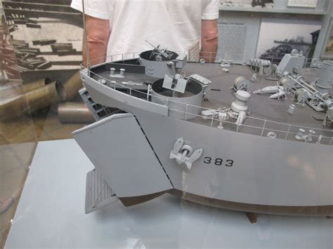 Svsm Gallery Tank Landing Ship Uss Lst 383 Model