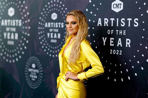 Kelsea Ballerini 2022 Cmt Artists Of The Year 1 Satiny