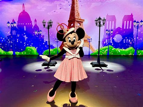 Minnie Mouse Meet And Greet Returns To Disneyland Paris
