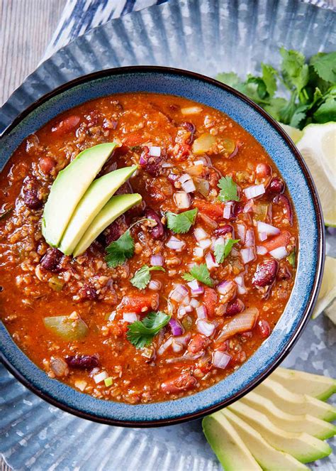 Easy Vegetarian Chili Even Meat Eaters Love