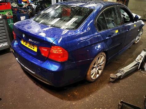 Wheel size for the 2011 bmw 320i will vary depending on model chosen, although keep in mind that many manufacturers offer alternate wheel sizes as options on many models.the wheel size available will alter the range of tyres available to be fitted. BMW 3 serie (E90) 320i 16V (sloop, bouwjaar 2011, kleur ...