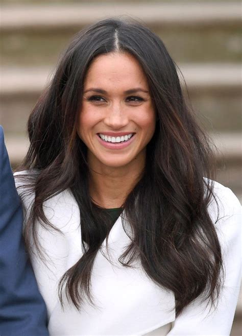 Here S How Meghan Markle Gets Her Signature Hairstyle Meghan Markle