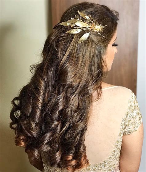 This elegant donut bun style is perfect to be . Trending Indian Wedding Hairstyles for Medium Hair You ...