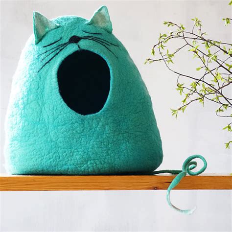 5 Fun Beds Your Cat Will Love