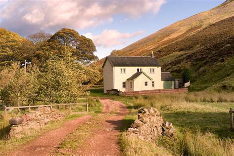 Farm cottage to rent long term near Edinburgh