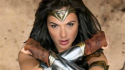 Gal Gadot Hid Her Pregnancy While Filming Wonder Woman To Avoid