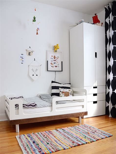 Toddler bedroom furniture for girls. black and white modern toddler bedroom | Børneværelse