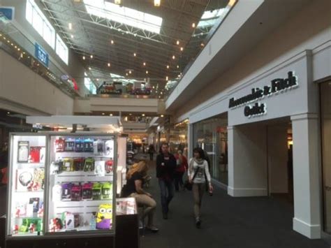 The jersey gardens, the largest outlet mall in the garden state, is high on the list of shopping destinations. The Outlet Collection - Jersey Gardens (Elizabeth) - 2020 ...