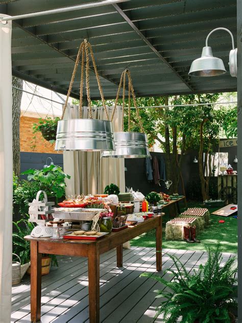 How To Host A Backyard Barbecue Wedding Shower