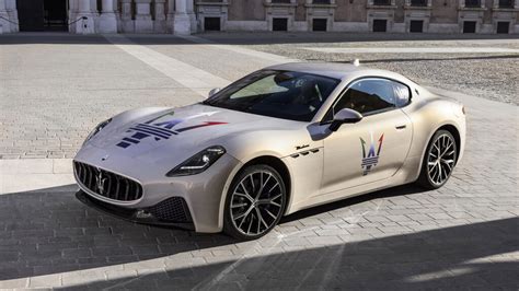 El Maserati GranTurismo se destapa primeras imágenes oficiales del nuevo coupé en versión de