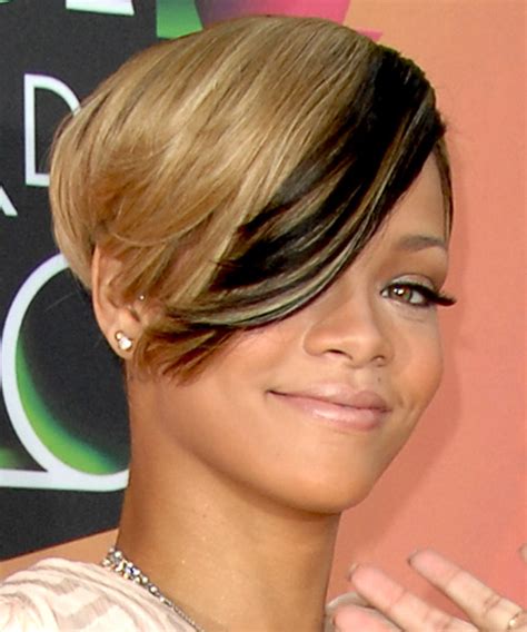 Rihanna Short Sleek Two Tone Blonde And Black Hairstyle With Side Swept