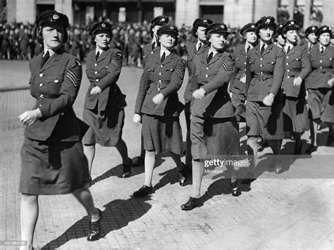 The Waafs March Past Girls Of The Waaf March Smartly Past The