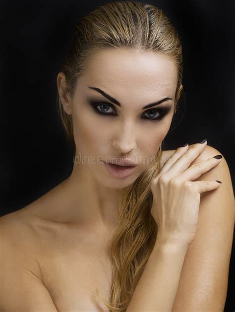 Beautiful Blond Woman Dark Background Bright Smokey Eyes Stock Image Image Of Highlighting