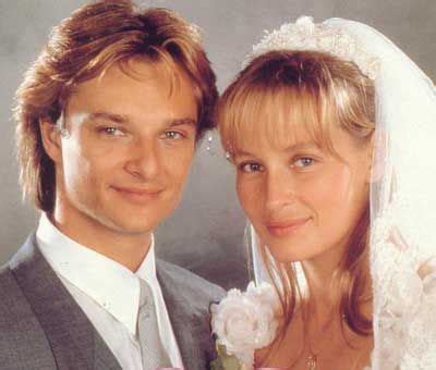Ses photos quand il était jeune #johnnyhallyday, #laeticiahallyday, #davidhallyday, #laurasmet 1. Estelle | Johnny hallyday, David hallyday et David