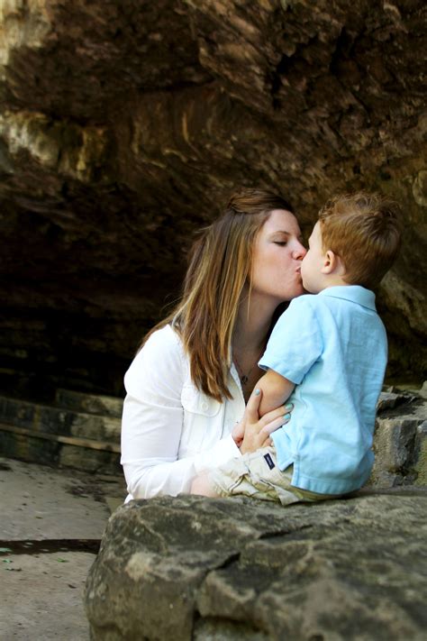 10 Wonderful Mother And Son Photo Ideas 2024