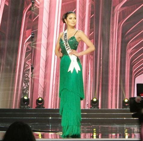 All About Juan Watch Maxine Medina In Her Emerald Green Evening Gown At Miss Universe 2016
