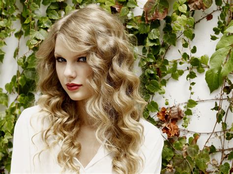 Taylor Swift And Her Vintage Curly Hair Locks Women Hairstyles