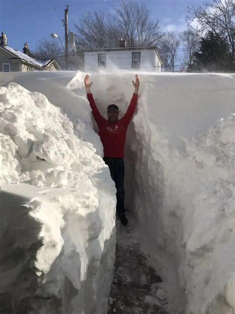 30 Photos Showing How Canadians Are Dealing With The Crazy Blizzard