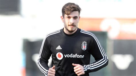 Trabzonspor, beşiktaş'la kontrat uzatmayan dorukhan toköz'ün transferinde mutlu sona ulaştı. Dorukhan Toköz Kimdir?