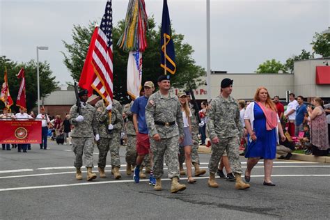 20th Cbrne Leaders March In 4th Of July Parade Article The United
