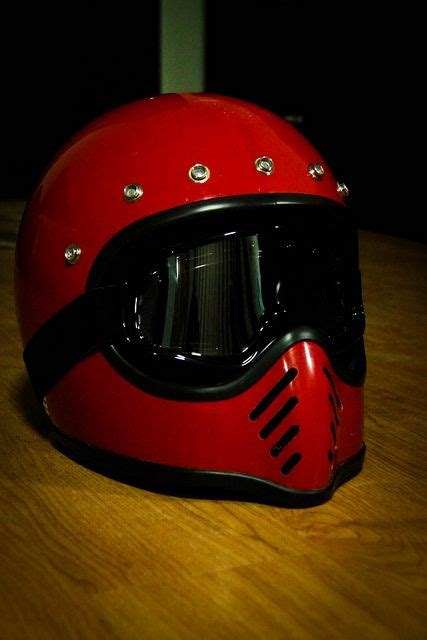 The iconic legend has returned! Vintage 1982 Bell Moto 3 | Cool bike helmets, Vintage ...
