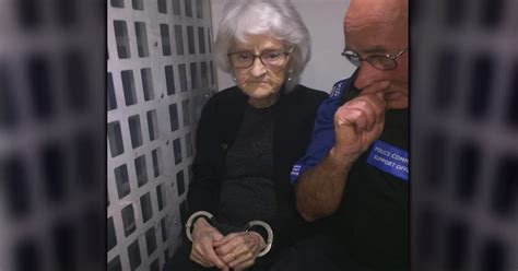 grandma arrested for whipping great granddaughter wztv gambaran