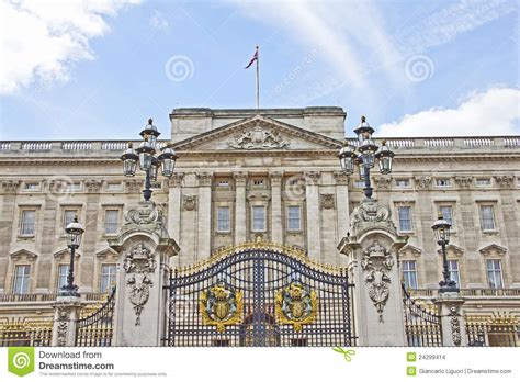 We offer you for free download top of palaces clipart pictures. Buckingham palace clipart 20 free Cliparts | Download ...