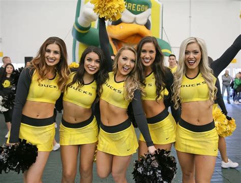College Cheerleaders In Midst Of Mumps Scare Hot Clicks Sports