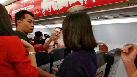 Airasia Flight Attendant Scalded With Hot Water And Noodles By Chinese