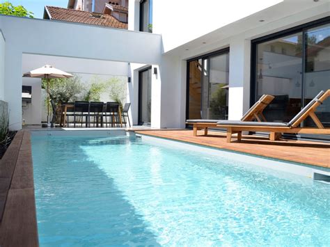 Il perd sa médaille en allant chez mami titi. Villa BRAOU, (Biarritz) - Location de vacances villa avec ...