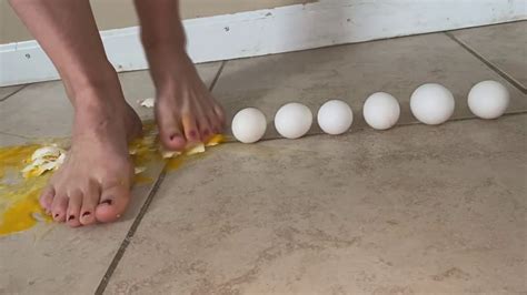 Barefoot Crush Fetish Crushing Eggs With Feet Youtube