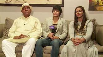 The Real Dangal Mahavir Singh Phogat With Geeta Phogat And Babita Kumari