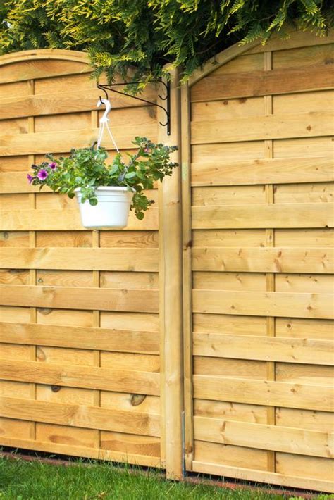 Fence builder & fence repair. 11 Backyard Fence Ideas - Garden Fence Options for Privacy